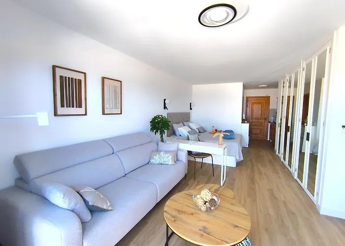 Cristianos - Breathtaking View, Ac, Heated Pool, Fibre Net アパート *