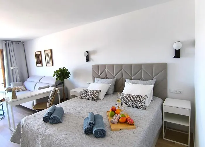 Cristianos - Breathtaking View, Ac, Heated Pool, Fibre Net アパート ロスクリスティアーノス